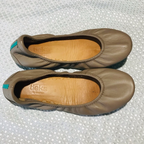 Tieks taupe flats - Picture 4 of 14